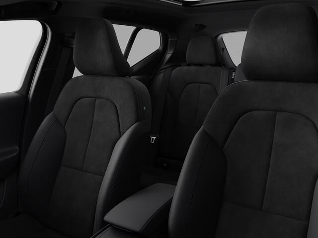 Volvo EX40 P5 Long Range Plus Europa Black ED. 82 kWh | Parkeercamera | Harman Kardon | Stoel- en stuurverwarming
