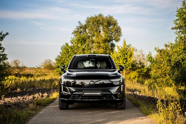 Volvo EX90 Twin Motor Ultra | 22'' Vossen Wheels | 7-Zits | Google | Long Range | AWD | Pano Dak | Luchtvering | Head-Up Display | Massage | Climate Pack | Bose Audio | Pilot Assist | Trekhaak | 360 Camera | Zitverlenging | Getint Glas