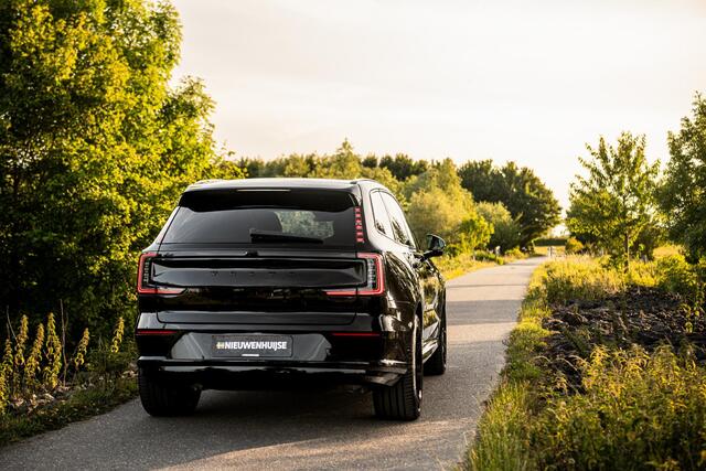 Volvo EX90 Twin Motor Ultra | 22'' Vossen Wheels | 7-Zits | Google | Long Range | AWD | Pano Dak | Luchtvering | Head-Up Display | Massage | Climate Pack | Bose Audio | Pilot Assist | Trekhaak | 360 Camera | Zitverlenging | Getint Glas