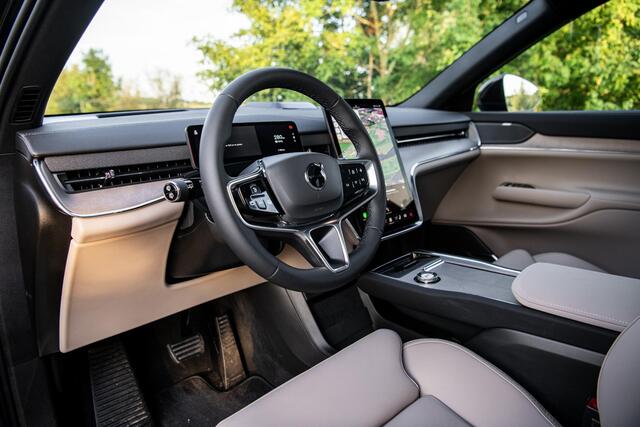 Volvo EX90 Twin Motor Ultra | 22'' Vossen Wheels | 7-Zits | Google | Long Range | AWD | Pano Dak | Luchtvering | Head-Up Display | Massage | Climate Pack | Bose Audio | Pilot Assist | Trekhaak | 360 Camera | Zitverlenging | Getint Glas