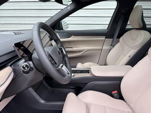 Volvo EX90 Twin Motor Ultra 7p. 111 kWh Uit voorraad leverbaar / Luchtvering / 7 zitplaatsen / Pilot assist-pakket /