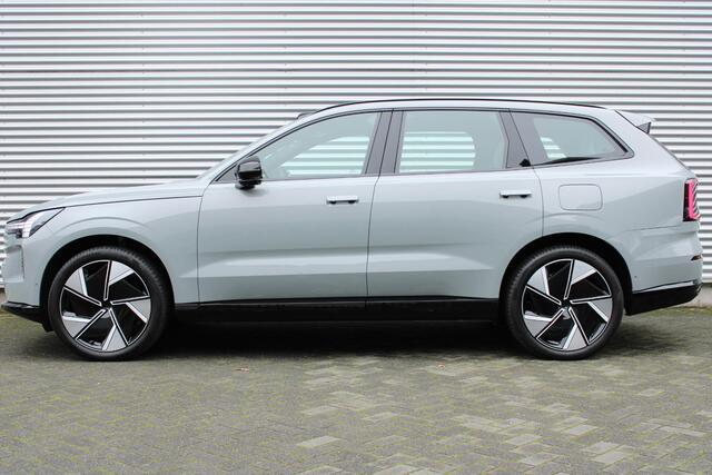 Volvo EX90 Twin Motor Performance Ultra 7p. 111 kWh | Panoramadak | Semi elektrische trekhaak | Luchtvering | Voorstoelen verwarmbaar met massagefunctie | Verwarmbaar stuurwiel | Verwarmbare achterbank | Adaptieve Cruise Control | Alarmklasse 3 | Visual Park Assist