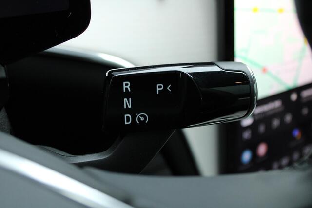 Volvo EX90 Twin Motor Performance Ultra 7p. 111 kWh | Panoramadak | Semi elektrische trekhaak | Luchtvering | Voorstoelen verwarmbaar met massagefunctie | Verwarmbaar stuurwiel | Verwarmbare achterbank | Adaptieve Cruise Control | Alarmklasse 3 | Visual Park Assist