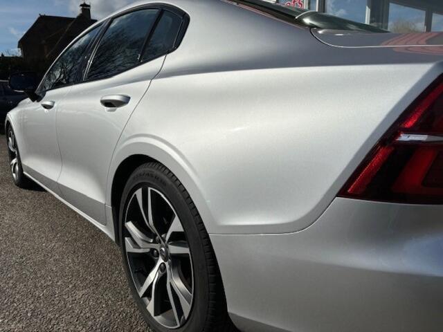 Volvo S60 2.0 T4 R-Design, Leer, Panodak, DAB
