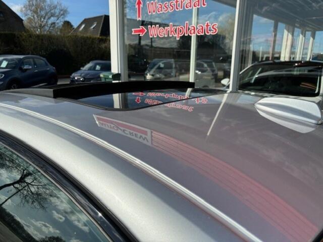 Volvo S60 2.0 T4 R-Design, Leer, Panodak, DAB