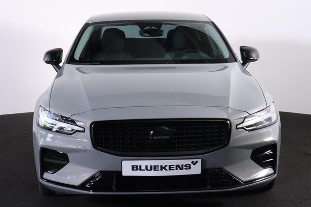 Volvo S60 B4 Plus Dark - IntelliSafe Assist & Surround - Harman/Kardon audio - Parkeercamera achter - Verwarmde voorstoelen, stuur & achterbank -