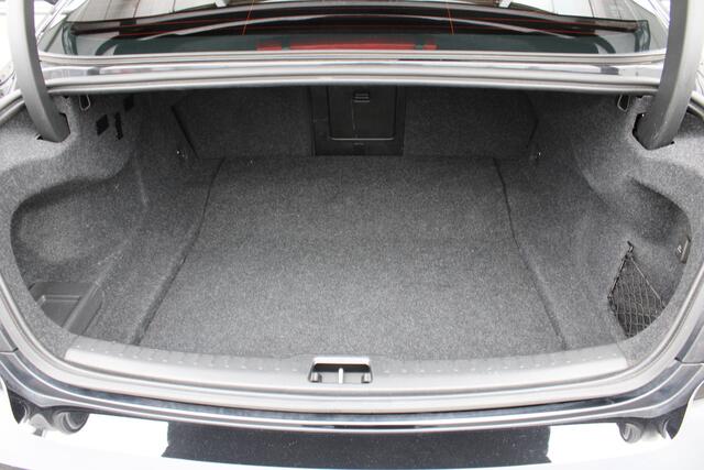 Volvo S60 T4 R-Design Trekhaak / Volvo On Call / Elek Stoel Trekhaak / Achterramen geteint