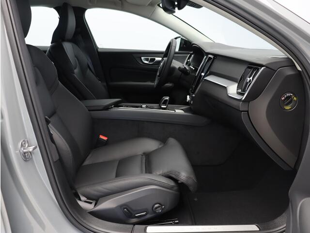 Volvo S60 2.0 B4 Plus Dark / Elektrisch Verstelbare Stoelen / Harman Kardon / Lederen Bekleding / Adaptive Cruise / BLIS / Apple Car Play /