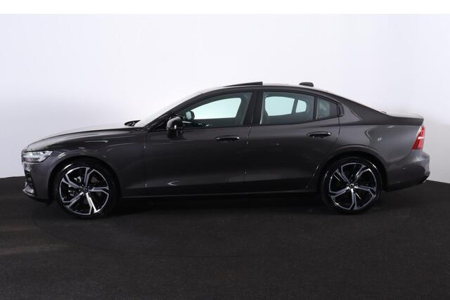 Volvo S60 B4 Plus Dark - Panorama/schuifdak - IntelliSafe Assist - Harman/Kardon audio - Verwarmde voorstoelen, stuur & achterbank - Parkeersensoren voor & achter - Elektr. bedienb. voorstoelen met geheugen - Draadloze tel. lader - Standkachel - 19' LMV