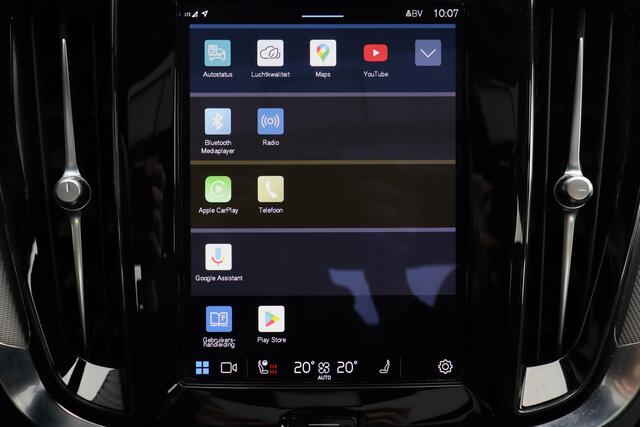 Volvo S60 B4 Plus Dark - Panorama/schuifdak - IntelliSafe Assist - Harman/Kardon audio - Verwarmde voorstoelen, stuur & achterbank - Parkeersensoren voor & achter - Elektr. bedienb. voorstoelen met geheugen - Draadloze tel. lader - Standkachel - 19' LMV