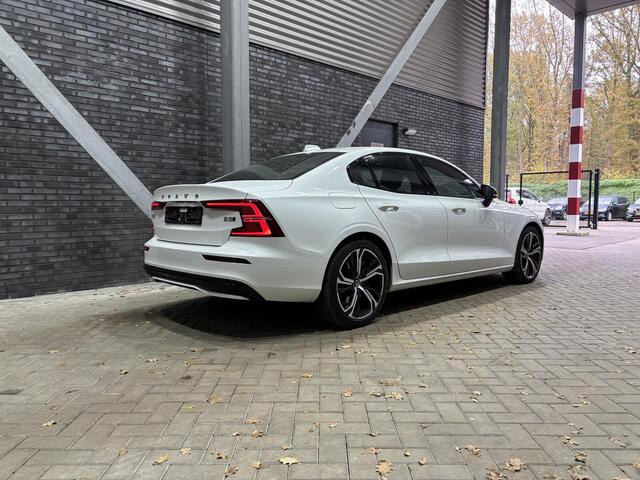 Volvo S60 B5 AWD Ultimate Dark | Panoramadak | ACC | BLIS | harman/kardon | Head-Up | Sportstoelen | Camera