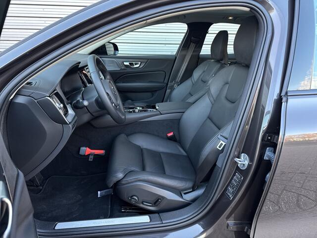 Volvo S60 2.0 Recharge T6 AWD Ultimate Dark / Grafisch Head-up Display / 360° Camera / 19" Velgen / Blis /
