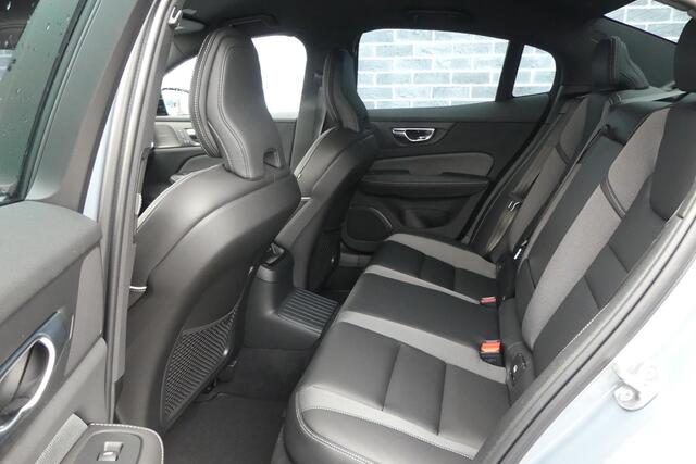 Volvo S60 Recharge T6 AWD Plus Dark Long Range | Harman Kardon | 19" LM velgen | Sportstoelen | Adaptive Cruise | BLIS