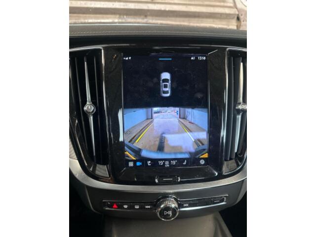 Volvo S60 2.0 B4 Ultimate Dark | Panoramadak | Head-up display | Adaptive cruise control | Stoel- en stuurverwarming | Adaptieve LED koplampen |