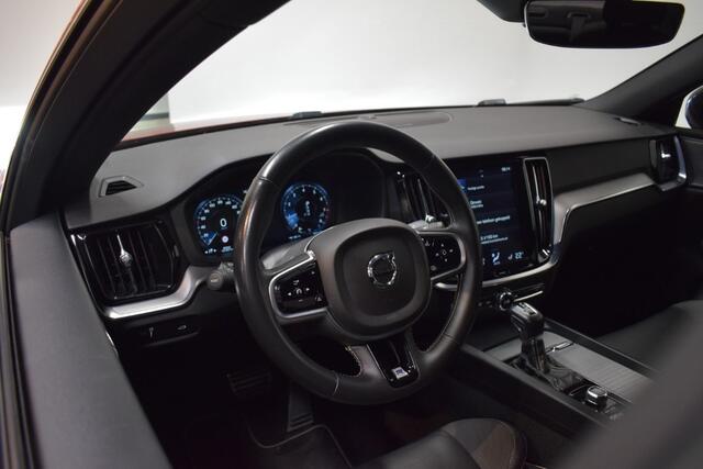 Volvo S60 2.0 T5 250pk AUT8 R Design Intro Edition Stoelen, Achterbank en Stuur verw./ Standkachel met timer/ Camera/ Adapt Cruise