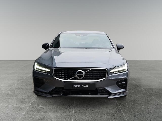 Volvo S60 2.0 T4 R-Design | Elek. verstelbare stoelen | Stoelverwarming | Sportstoelen | 19'' velgen