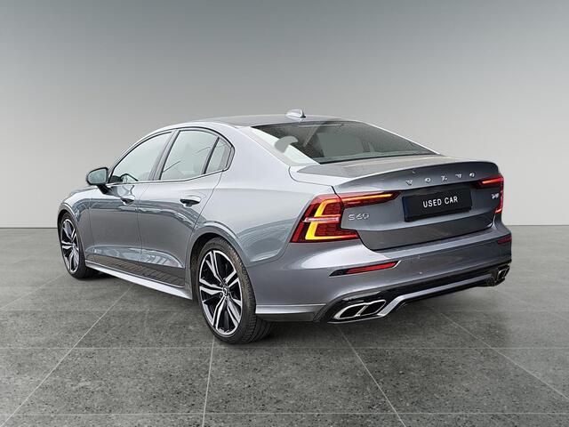 Volvo S60 2.0 T4 R-Design | Elek. verstelbare stoelen | Stoelverwarming | Sportstoelen | 19'' velgen