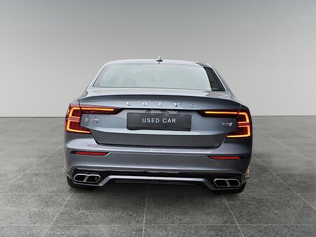 Volvo S60 2.0 T4 R-Design | Elek. verstelbare stoelen | Stoelverwarming | Sportstoelen | 19'' velgen