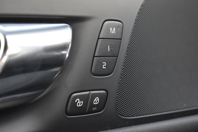 Volvo S60 T4 Automaat R-Design | Adaptieve cruise control | verwarmbare voorstoelen | Park Assist Line |