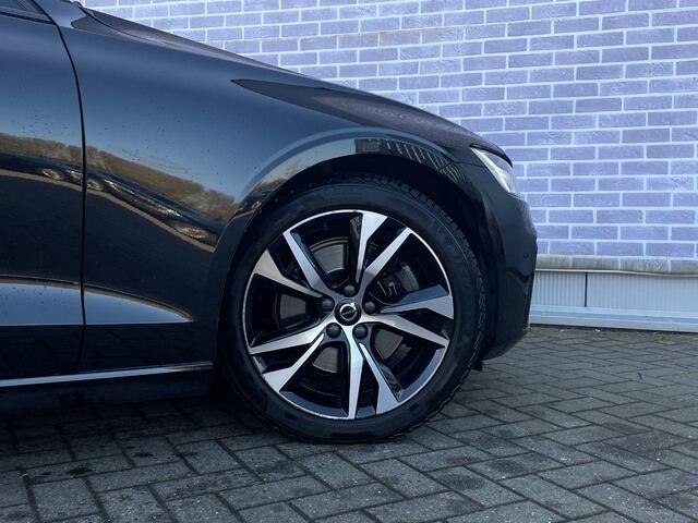 Volvo S60 2.0 B3 R-Design | Trekhaak | Adaptive Cruise Control | Dode hoek detectie BLIS | Elektrische stoelverstelling bestuurder | Stoel- en stuurverwarming | Apple CarPlay | Sportstoelen |