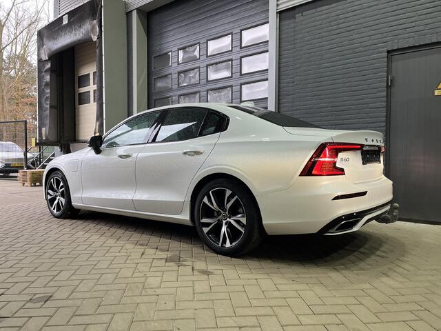 Volvo S60 T8 Recharge R-Design | Panoramadak | Head-Up | harman/kardon | Trekhaak | ACC | Camera