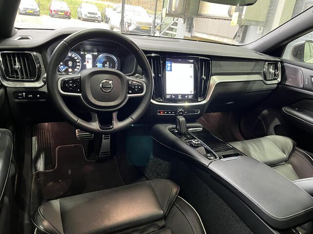Volvo S60 T8 Recharge R-Design | Panoramadak | Head-Up | harman/kardon | Trekhaak | ACC | Camera