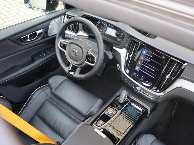 Volvo S60 2.0 T8 AWD Polestar Engineered | Full Options| Bowers & Wilkins Audio| Schuif-/ kanteldak| Head-up Display| Stoelverwarming voor + achter| Stuurwielverwarming| 20'' Ijzergesmeden velgen| Geluidsisolerend glas|