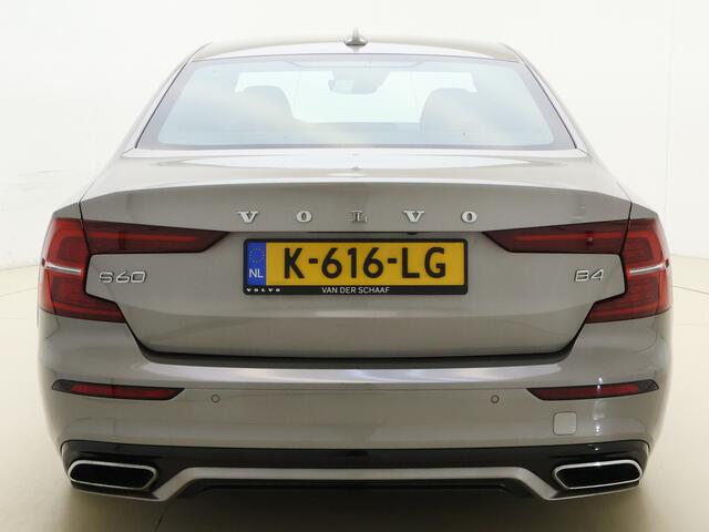 Volvo S60 B4 211pk R-Design / Adaptieve cruise / BLIS / H&K audio / Keyless / Trekhaak / Sportstoelen / PDC Camera / Volvo On Call / DAB.