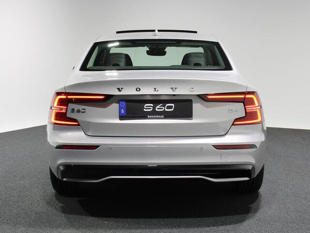 Volvo S60 2.0 B4 Ultimate Dark | Panoramisch schuifdak | Camera | Stoel/Stuurverwarming