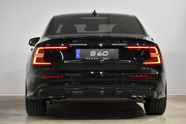 Volvo S60 B4 211PK Automaat Plus Dark / Heico uitgevoerd!!! / Alloy Wheel VOLUTION 20'' velgen / Heico voorspoiler / Heico Verlaagd 30 mm / Black Edition Pack / Styling Pack / Driver Assist / Semi elektrische trekhaak