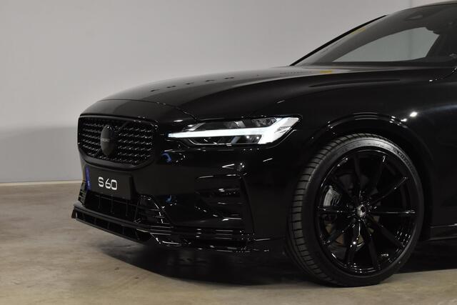 Volvo S60 B4 211PK Automaat Plus Dark / Heico uitgevoerd!!! / Alloy Wheel VOLUTION 20'' velgen / Heico voorspoiler / Heico Verlaagd 30 mm / Black Edition Pack / Styling Pack / Driver Assist / Semi elektrische trekhaak