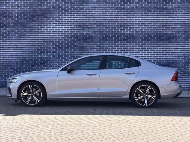 Volvo S60 2.0 B4 Plus Dark | Panoramisch schuif/kanteldak | Harman Kardon | Stoel & stuur verwarming | Adaptieve Cruise Control |