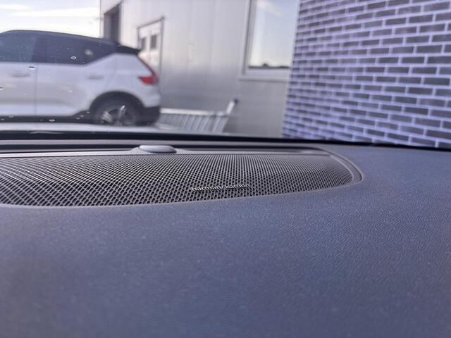 Volvo S60 2.0 B4 Plus Dark | Panoramisch schuif/kanteldak | Harman Kardon | Stoel & stuur verwarming | Adaptieve Cruise Control |