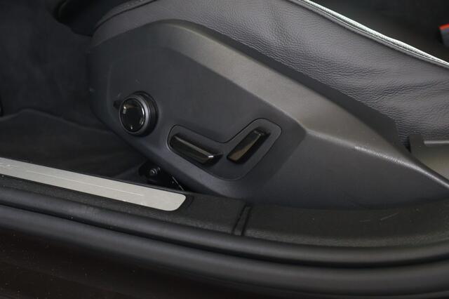 Volvo S60 2.0 Recharge T8 AWD Ultimate Dark - Pano - B en W - 360 Graden