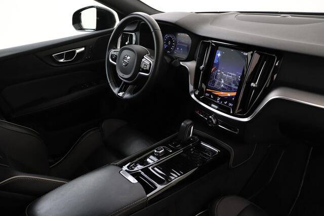 Volvo S60 T6 AWD TWIN ENGINE R-DESIGN -PANO.DAK|POWER-SEAT|EXTERIEUR.STYLING|TREKHAAK|19"|BLIS
