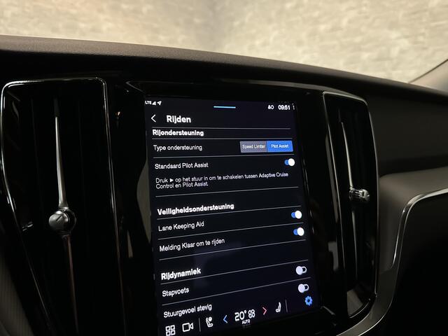 Volvo S60 350pk T6 AWD Long Range! | Plus Dark | Sportstoelen | Pilot-Assist | ACC | Memory | Leder | Trekhaak | Keyless-Entry | Thunder-Grey | Stoelverwarming V+A | Stuurverwarming | Full-LED | Carplay | Origineel NL | 19'' | Getint Glas |
