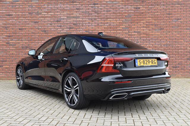 Volvo S60 T6 350PK Plug-in hybrid | Ultimate Dark