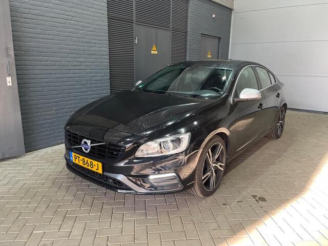 Volvo S60 2.0 T3 R-Design | Schuif/Kanteldak | Stoelverwarming | 19 Inch | Camera | Trekhaak