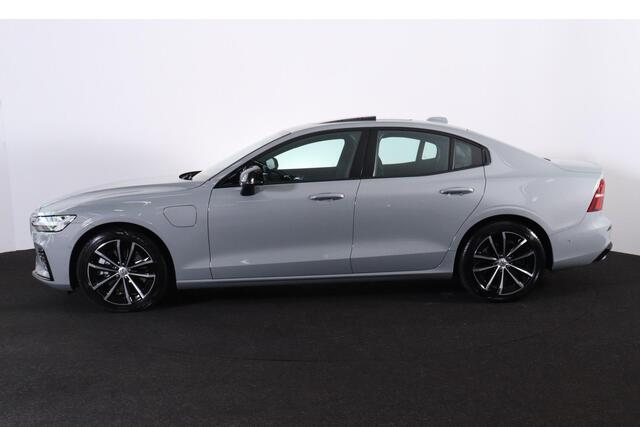 Volvo S60 Recharge T6 AWD Ultimate Dark - Panorama/schuifdak - IntelliSafe Assist & Surround - 360° Camera - Bowers & Wilkins audio - Verwarmde voorstoelen, stuur & achterbank - Parkeersensoren voor & achter - Elektr. bedienb. voorstoelen met geheugen - Head up dis