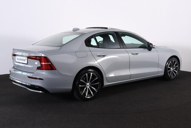 Volvo S60 Recharge T6 AWD Ultimate Dark - Panorama/schuifdak - IntelliSafe Assist & Surround - 360° Camera - Bowers & Wilkins audio - Verwarmde voorstoelen, stuur & achterbank - Parkeersensoren voor & achter - Elektr. bedienb. voorstoelen met geheugen - Head up dis