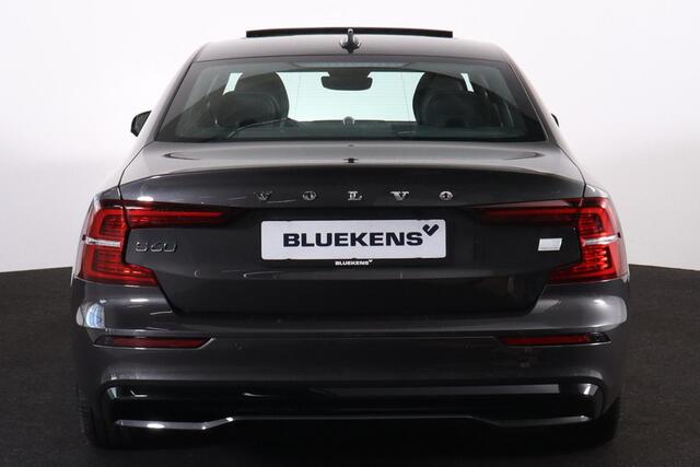 Volvo S60 Recharge T8 AWD Ultimate Dark - LONG RANGE - Panorama/schuifdak - IntelliSafe Assist & Surround - 360º Camera - Bowers & Wilkins audio - Adaptieve LED koplampen - Verwarmde voorstoelen, stuur & achterbank - Parkeersensoren voor & achter - Elektr. bedienb.