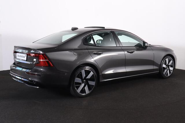 Volvo S60 Recharge T8 AWD Ultimate Dark - LONG RANGE - Panorama/schuifdak - IntelliSafe Assist & Surround - 360º Camera - Bowers & Wilkins audio - Adaptieve LED koplampen - Verwarmde voorstoelen, stuur & achterbank - Parkeersensoren voor & achter - Elektr. bedienb.