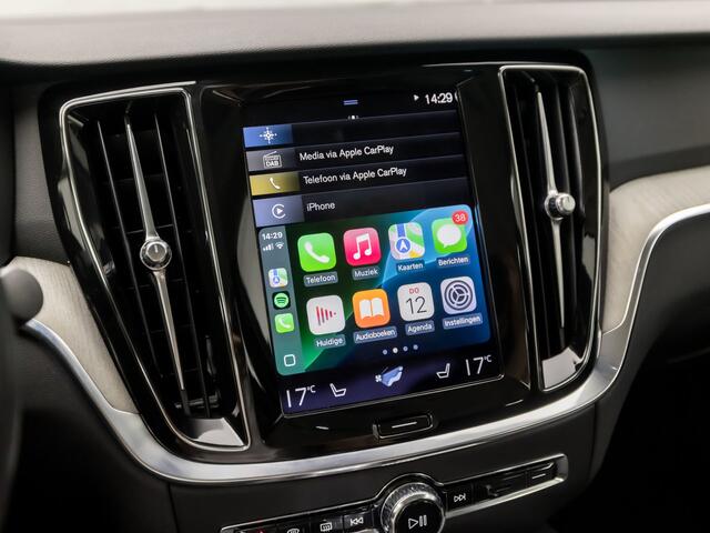 Volvo S60 2.0 Recharge T6 AWD Inscription 391Pk Automaat (APPLE CARPLAY, GROOT NAVI, STUUR/STOELVERWARMING, MEMORY SEATS, LEDER, CAMERA, ADAPTIVE CRUISE, KEYLESS, LANE ASSIST, NIEUWSTAAT)