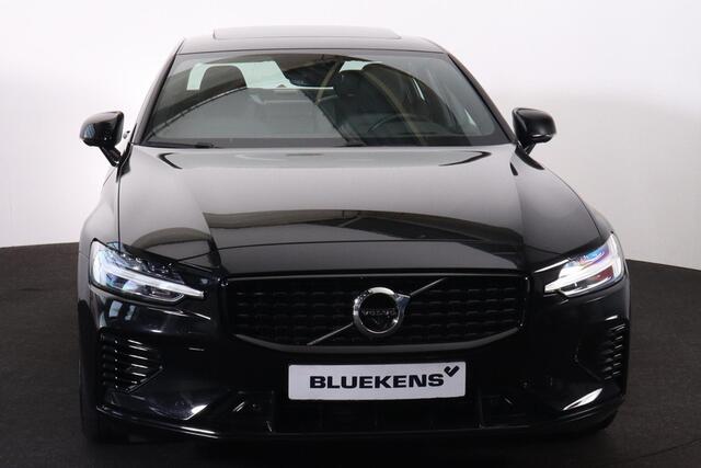 Volvo S60 Recharge T6 340pk AWD R-Design Intellisafe Assist & Surround - Panormadak - 360º Camera - Head-up Display - Keyless - Harman Kardon Audio - Elektrisch verstelbare bestuurdersstoel - Verwarmbare voorstoelen & Stuurwiel - 19" Wielen