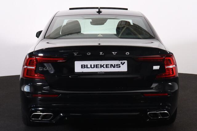 Volvo S60 Recharge T6 340pk AWD R-Design Intellisafe Assist & Surround - Panormadak - 360º Camera - Head-up Display - Keyless - Harman Kardon Audio - Elektrisch verstelbare bestuurdersstoel - Verwarmbare voorstoelen & Stuurwiel - 19" Wielen