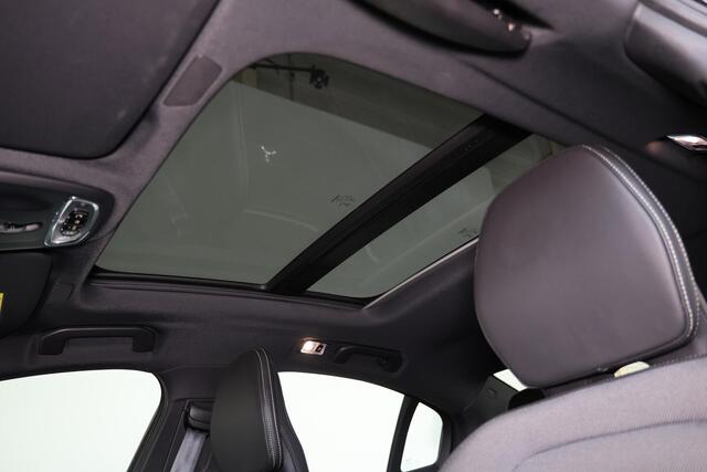 Volvo S60 Recharge T6 340pk AWD R-Design Intellisafe Assist & Surround - Panormadak - 360º Camera - Head-up Display - Keyless - Harman Kardon Audio - Elektrisch verstelbare bestuurdersstoel - Verwarmbare voorstoelen & Stuurwiel - 19" Wielen