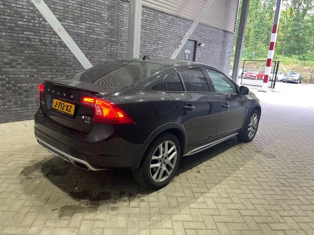 Volvo S60 CC Cross Country T5 AWD Pro | ACC | BLIS | Leder | Trekhaak | 18 Inch