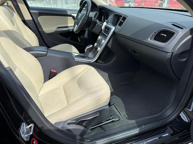 Volvo S60 Cross Country 2.0 T5 245 pk AWD Geartronic