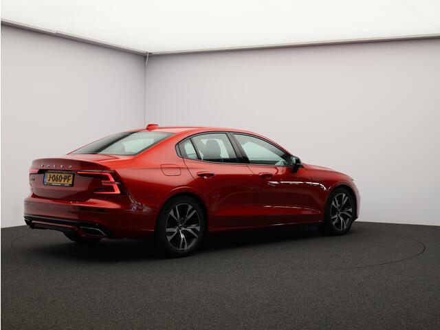 Volvo S60 2.0 B3 R-Design / Trekhaak / Harman Kardon / 360 camera / Adaptive Cruise Control / Elek. verstelbare voorstoelen / BLIS