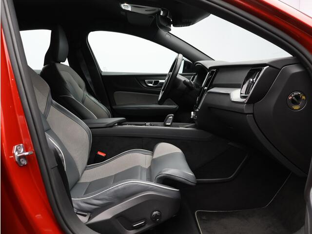 Volvo S60 2.0 B3 R-Design / Trekhaak / Harman Kardon / 360 camera / Adaptive Cruise Control / Elek. verstelbare voorstoelen / BLIS